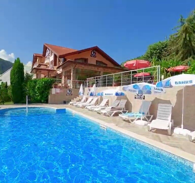 АрдоВел хотел във Велинград с минерален басейн