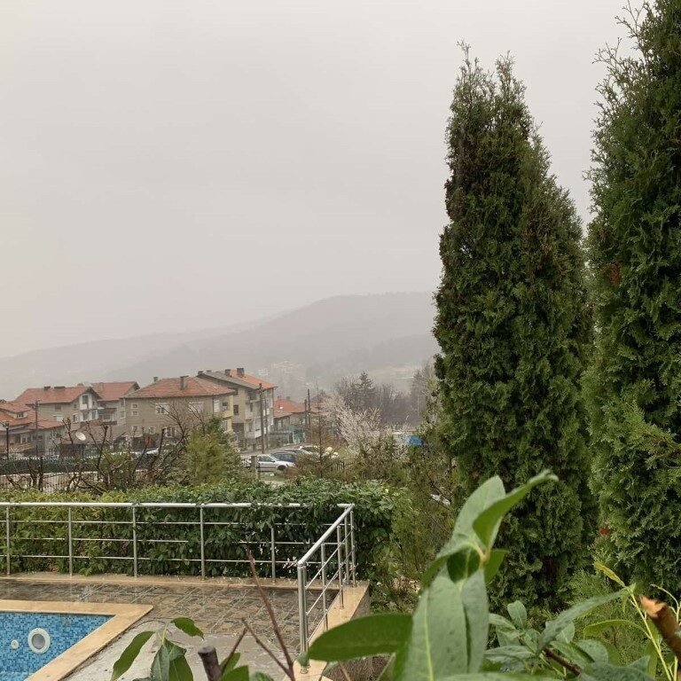 В планината, когато вали